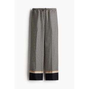 Pantaloni cu elastic in talie