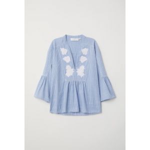 Bluza in V cu broderie