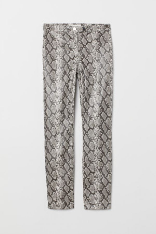  Pantaloni motiv piele de sarpe