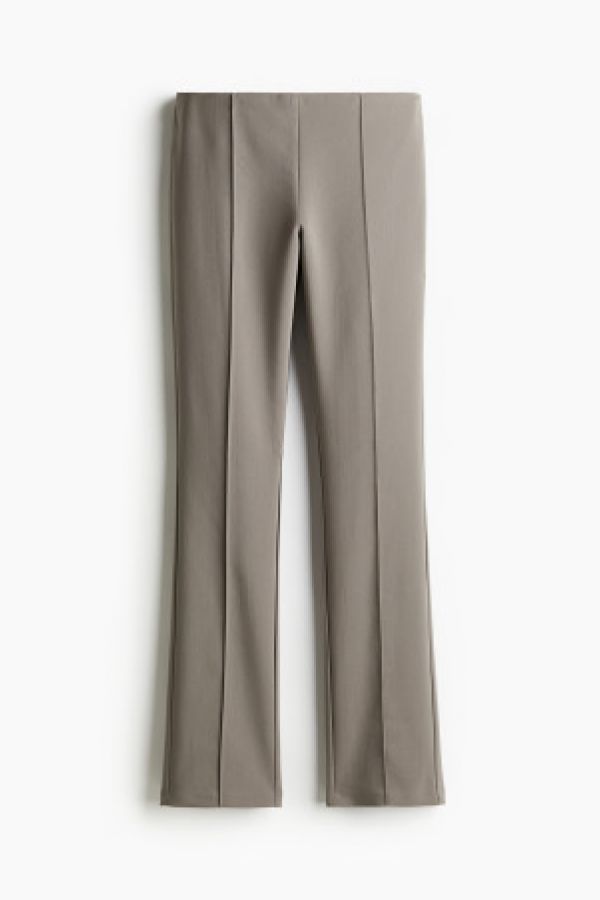  Pantaloni eleganti stransi pe corp